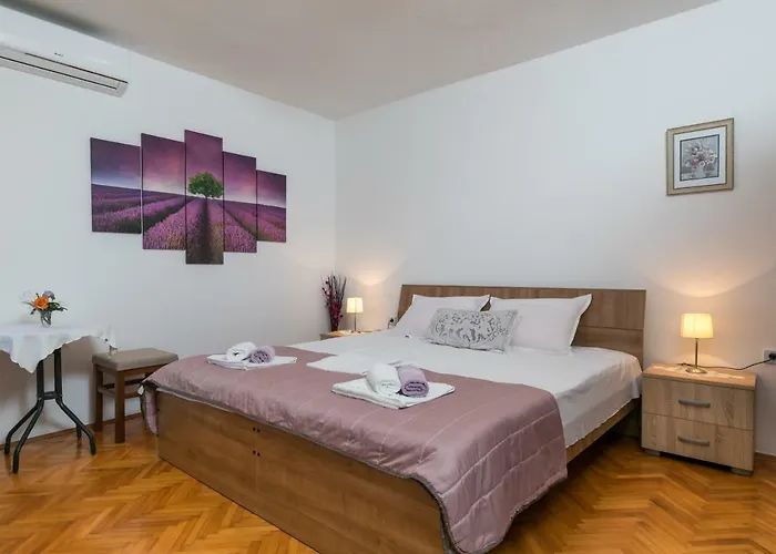 Apartment Purple - Petra