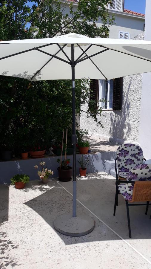 Appartement Mini Petra - Purple & Green With Kitchen And Garden *