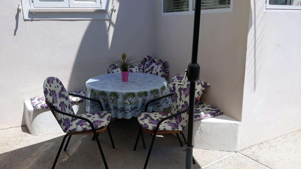Mini Petra - Purple & Green With Kitchen And Garden