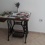 Mini Apartment Petra - Rooms Purple & Green With Kitchen And Garden