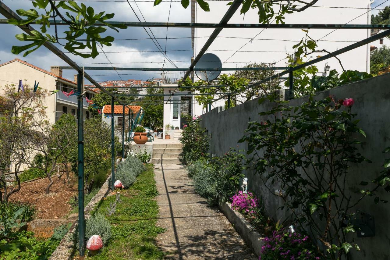 Mini Petra - Purple & With Kitchen And Garden Apartment *